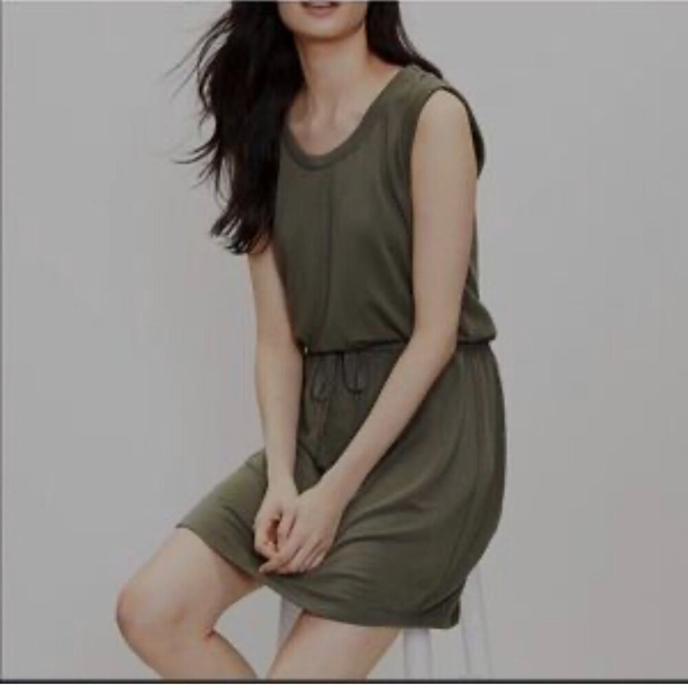Lou and Grey Size M Signaturesoft Army Green Drawstring Waist Dress Casual Short